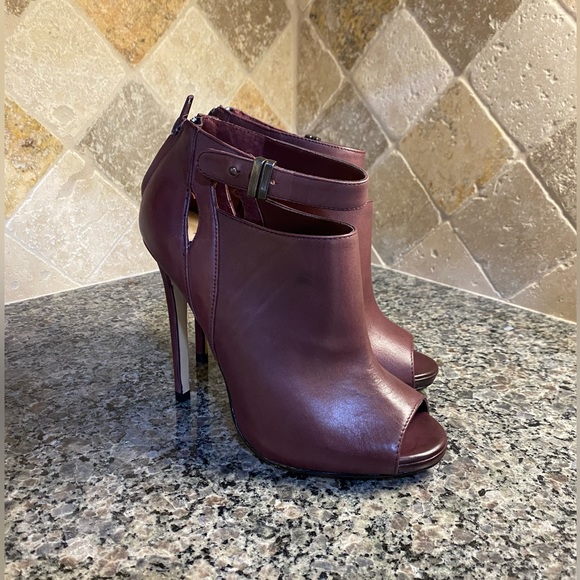Beautiful BN Shoemint "Leila" Booties in size 6.5 Color:Wine NEW IN THE BOX - Picture 2 of 16